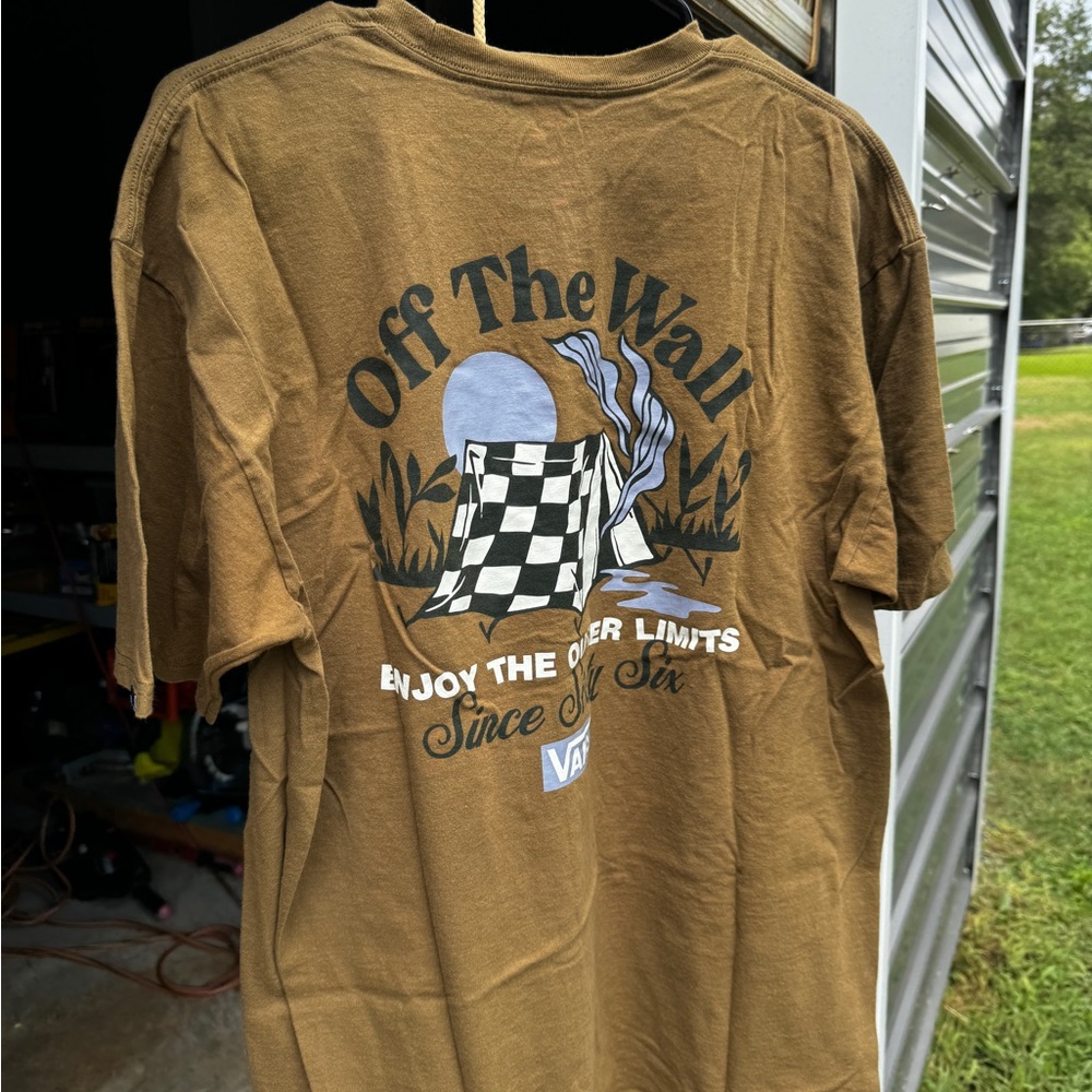 Men’s Van shirt size XL